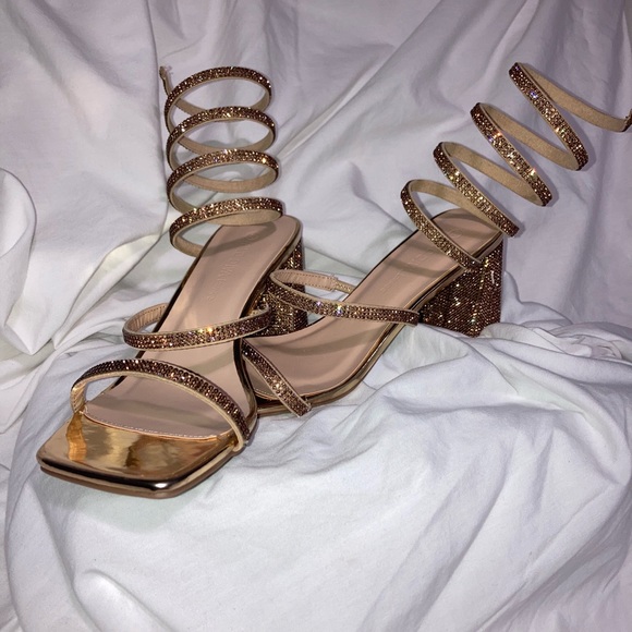 WILD DIVA LOUNGE Gold Stone Embellished SUPER CUTE/SEXY Ankle Wrap Heels - Picture 12 of 13